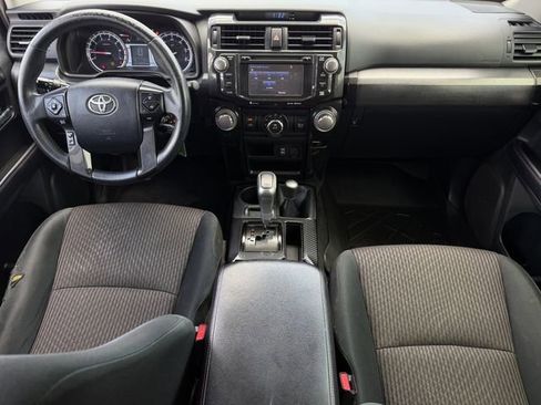 Used 2018 Toyota 4Runner TRD Off-Road AWD/4WD image 12