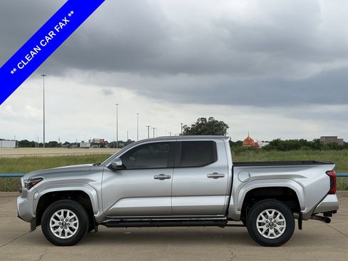 Used 2024 Toyota Tacoma SR5 RWD image 3