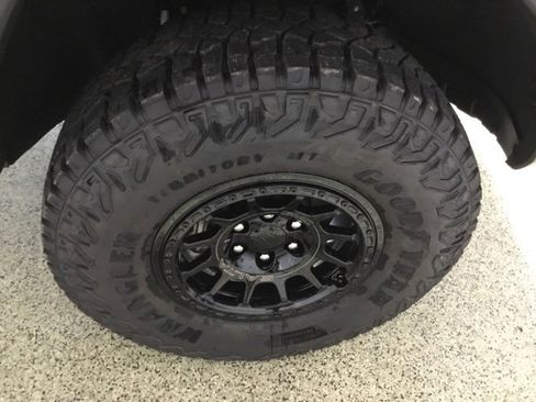 New 2024 GMC Canyon AT4X w/ AT4X AEV Edition image 33