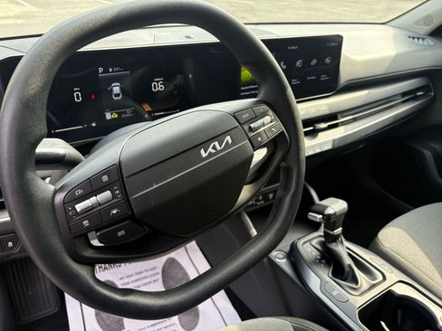 Used 2025 Kia K4 FWD image 27