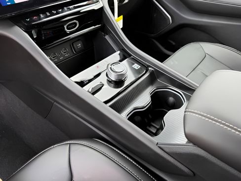 New 2026 Jeep Grand Cherokee Limited w/ Limited Altitude Package AWD/4WD image 20
