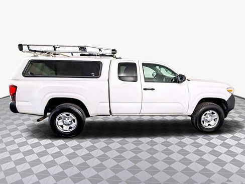 Used 2020 Toyota Tacoma SR image 11