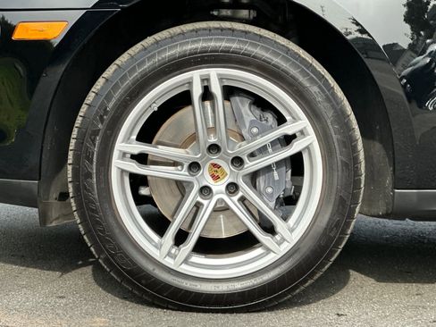Used 2025 Porsche Macan image 30