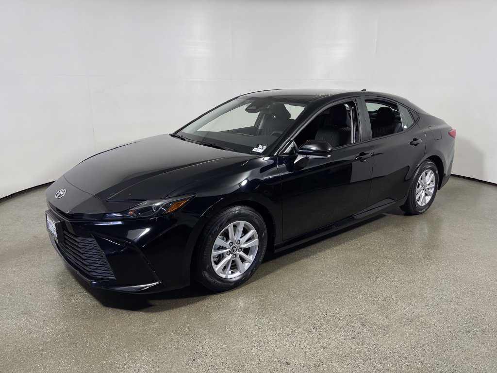 Used 2025 Toyota Camry LE FWD image 7