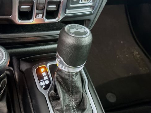 Used 2025 Jeep Wrangler Sahara w/ Safety Group image 24