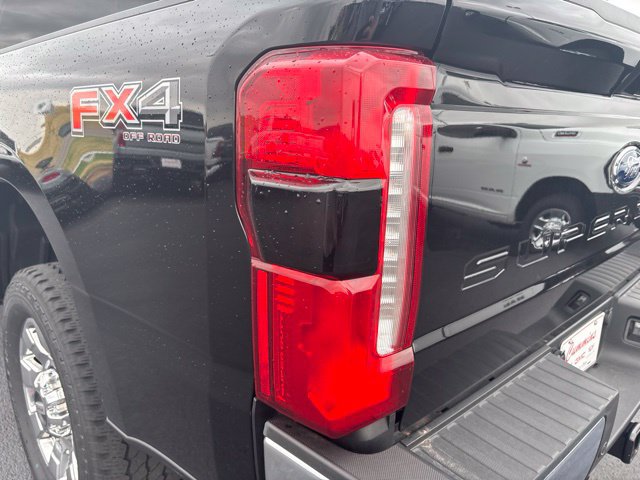 Used 2023 Ford F250 Lariat w/ Lariat Ultimate Package AWD/4WD image 11