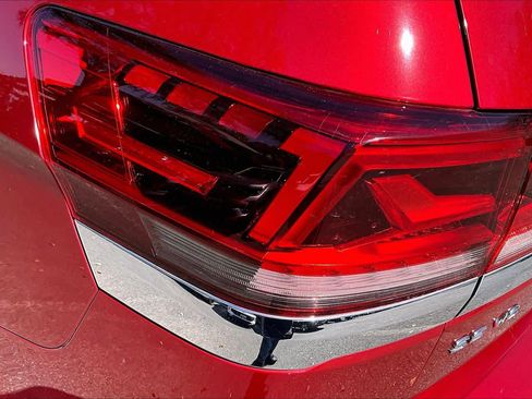 Used 2023 Volkswagen Atlas SE image 29