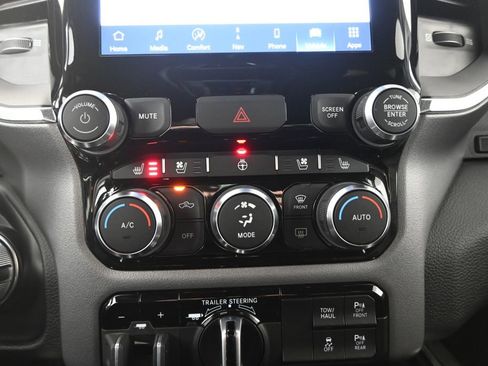 Used 2022 RAM 1500 Laramie AWD/4WD image 30