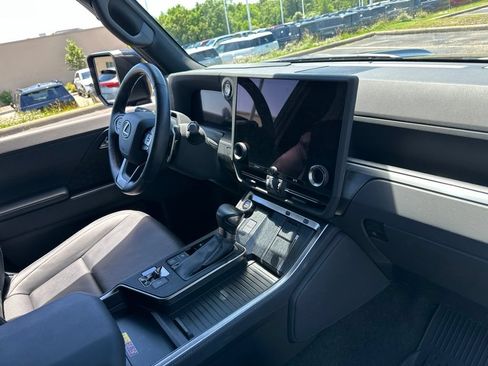 Used 2024 Lexus GX 550 w/ Accessory Package (Z1) AWD/4WD image 23