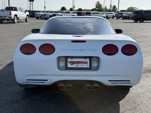 Used 1997 Chevrolet Corvette Coupe w/ Memory Pkg RWD image 4
