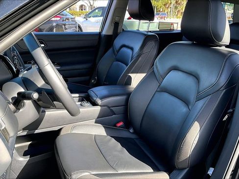 Used 2025 Nissan Pathfinder SL image 20