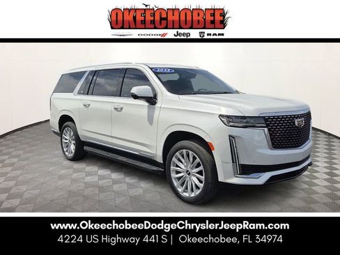 Used 2022 Cadillac Escalade ESV Luxury image 1