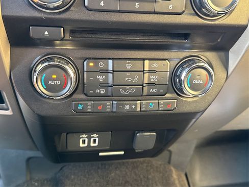 Used 2018 Ford F150 Lariat image 30