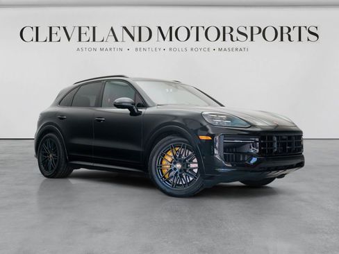 Used 2025 Porsche Cayenne GTS AWD/4WD image 1