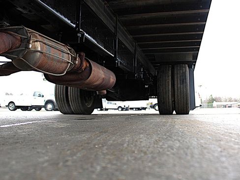 Used 2019 Isuzu NPR image 38