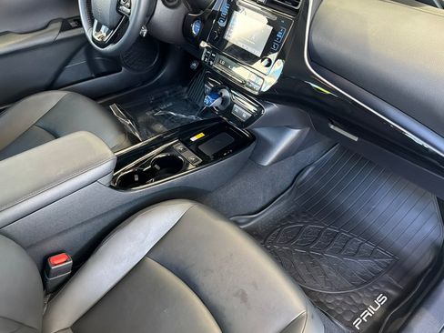 Used 2019 Toyota Prius XLE FWD image 20