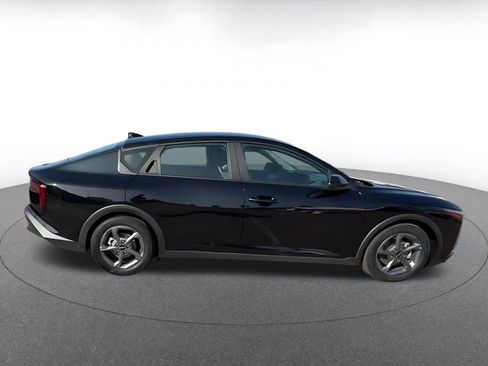 Used 2025 Kia K4 LXS image 12