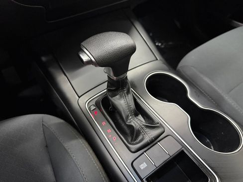 Used 2019 Kia Sorento FWD image 15