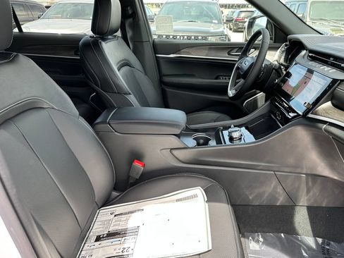 New 2026 Jeep Grand Cherokee L Limited AWD/4WD image 45