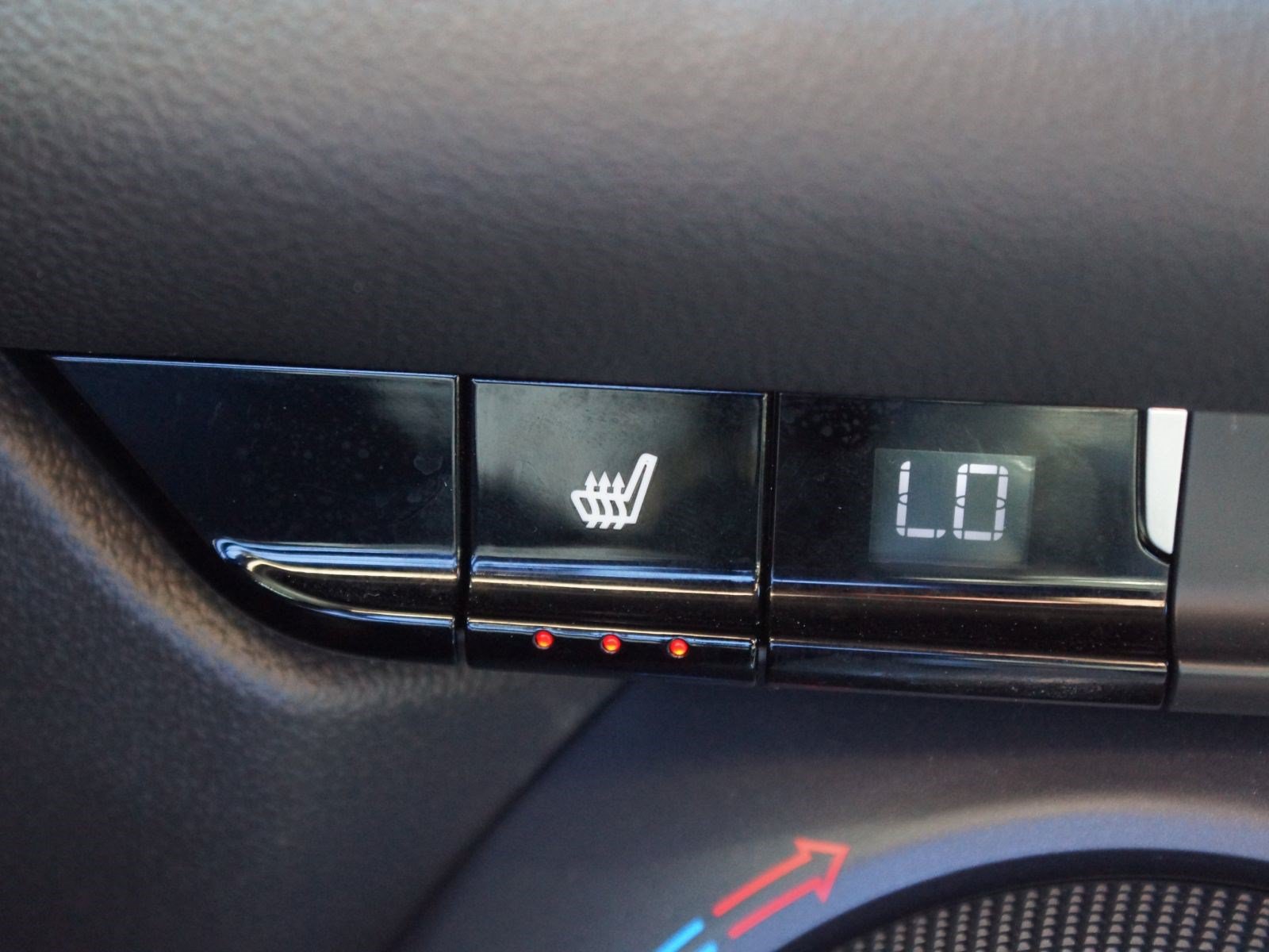 Used 2025 Chevrolet Blazer LT FWD image 7