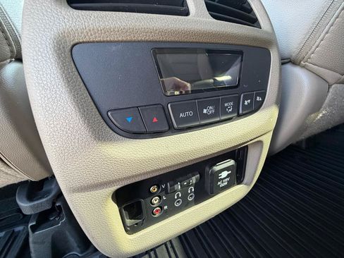 Used 2017 Honda Pilot Touring image 12