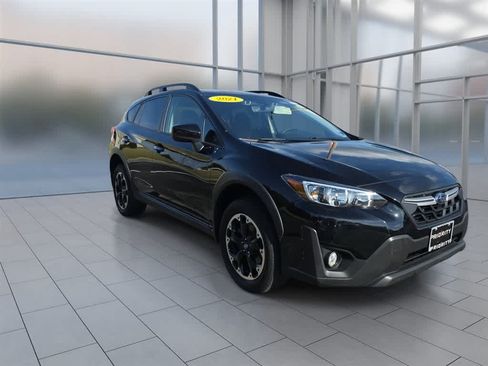 Used 2021 Subaru Crosstrek 2.0i Premium w/ Moonroof Package AWD/4WD image 3