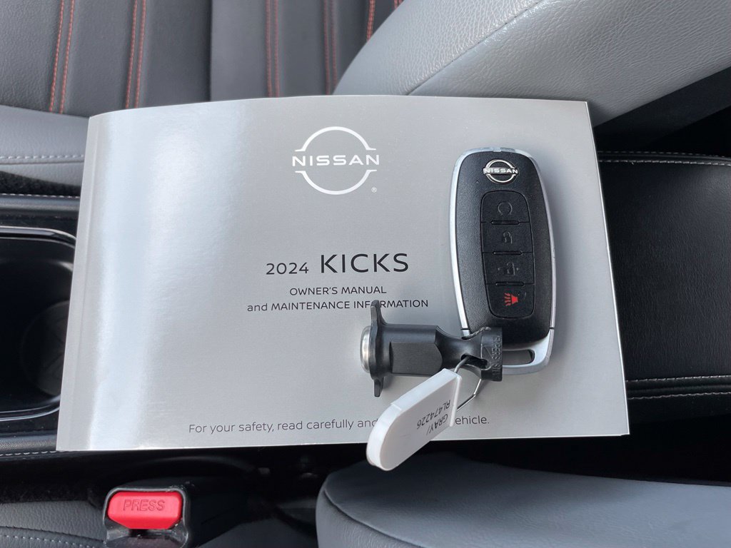 Used 2024 Nissan Kicks SR w/ SR Premium Package FWD image 37