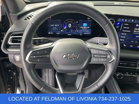 Used 2025 Chevrolet Traverse LT w/ Midnight/Sport Edition AWD/4WD image 11