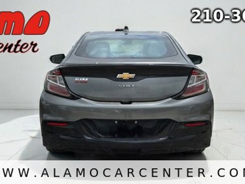 Used 2017 Chevrolet Volt LT FWD image 4
