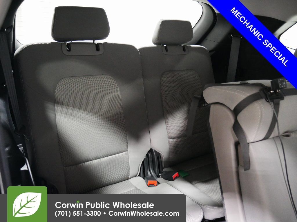 Used 2013 Hyundai Santa Fe GLS w/ Popular Equipment Pkg AWD/4WD image 27