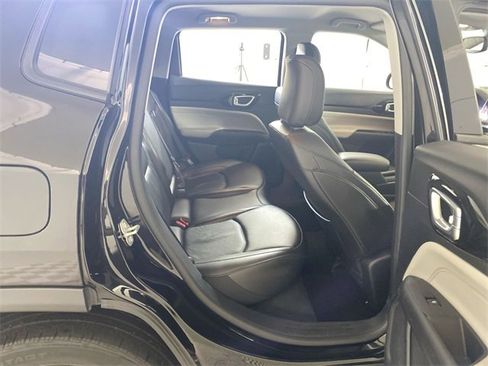 Used 2022 Jeep Compass Limited image 31
