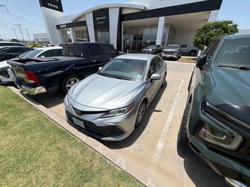 Used 2021 Toyota Camry LE FWD image 2