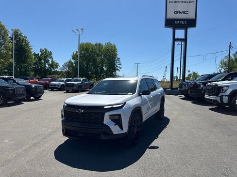 Used 2025 Chevrolet Traverse RS AWD/4WD image 1