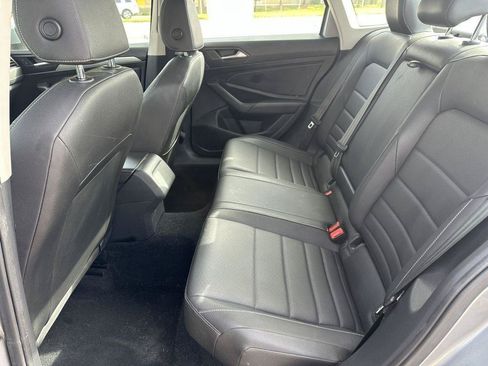 Used 2021 Volkswagen Jetta SE FWD image 14