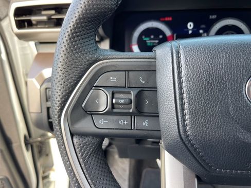 Used 2024 Toyota Tacoma TRD Sport w/ TRD Sport Upgrade Package image 17