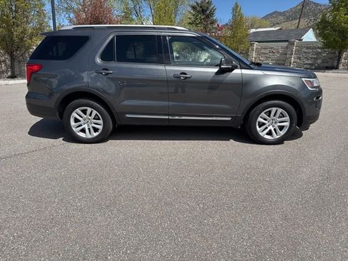 Used 2019 Ford Explorer XLT w/ Equipment Group 202A AWD/4WD image 13