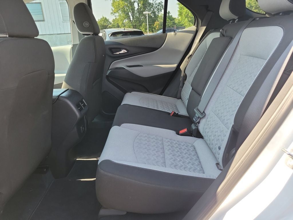 Used 2024 Chevrolet Equinox LT FWD image 16