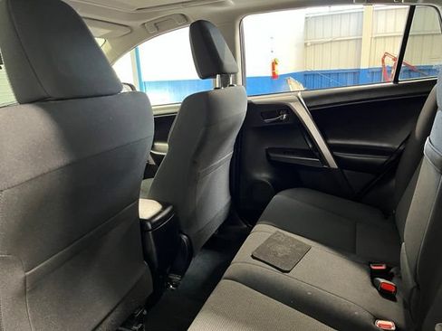 Used 2018 Toyota RAV4 XLE w/ Convenience Package AWD/4WD image 17