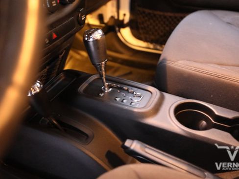 Used 2013 Jeep Wrangler Unlimited Sport image 16