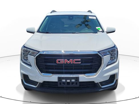 Used 2022 GMC Terrain SLE FWD image 2