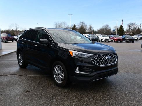 Used 2024 Ford Edge SEL w/ Convenience Package image 9