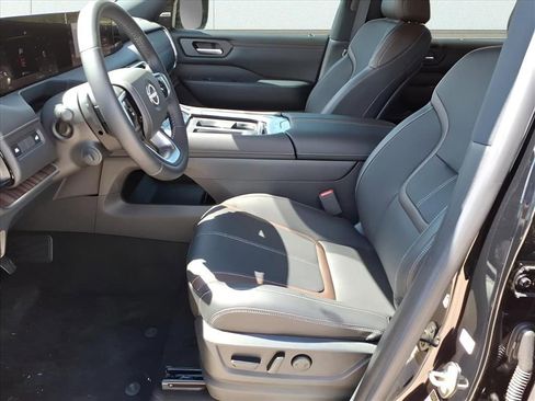 New 2025 Nissan Armada SL w/ Captain's Chari Seat Package image 10