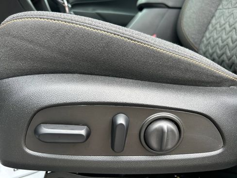 Used 2024 Chevrolet Equinox LT w/ LPO, Floor Liner Package FWD image 19