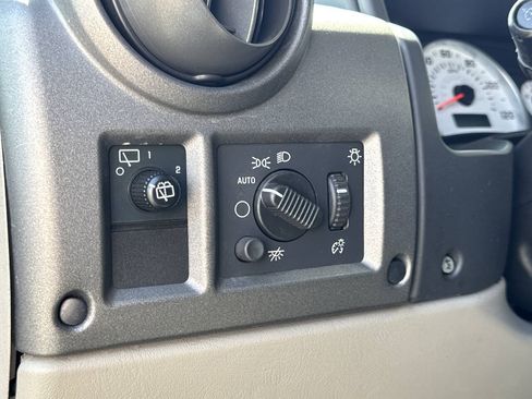 Used 2004 HUMMER H2 w/ Preferred Equipment Group AWD/4WD image 29