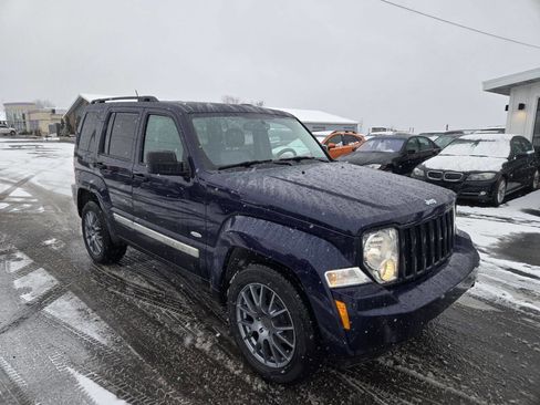 Used 2012 Jeep Liberty Sport image 9