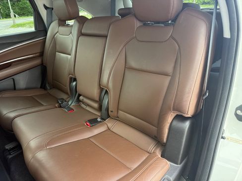 Used 2017 Acura MDX w/ Technology Package AWD/4WD image 42
