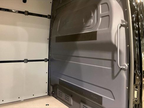 Used 2025 Mercedes-Benz Sprinter 2500 image 6