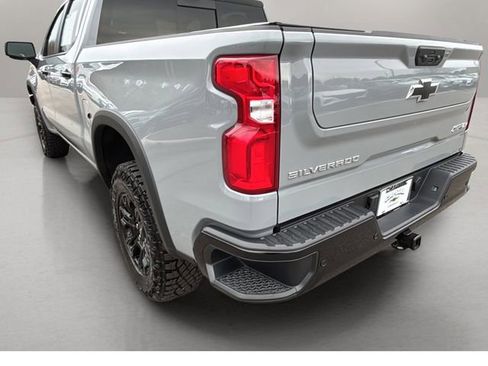 Certified 2025 Chevrolet Silverado 1500 ZR2 w/ Technology Package image 36