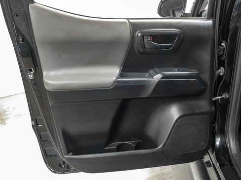 Used 2018 Toyota Tacoma SR w/ SR Convenience Package AWD/4WD image 41