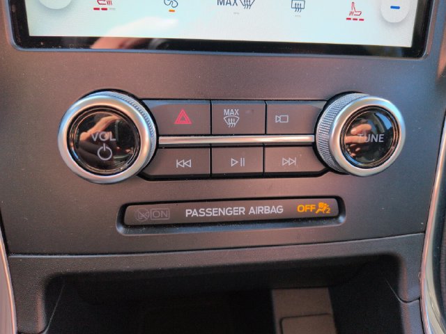 Certified 2024 Ford Edge Titanium AWD/4WD image 41